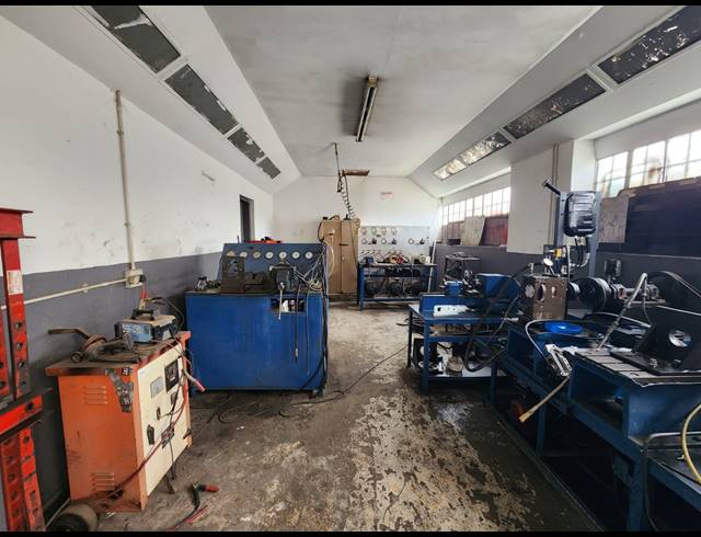 399M² WAREHOUSE TO LET IN WYCHWOOD